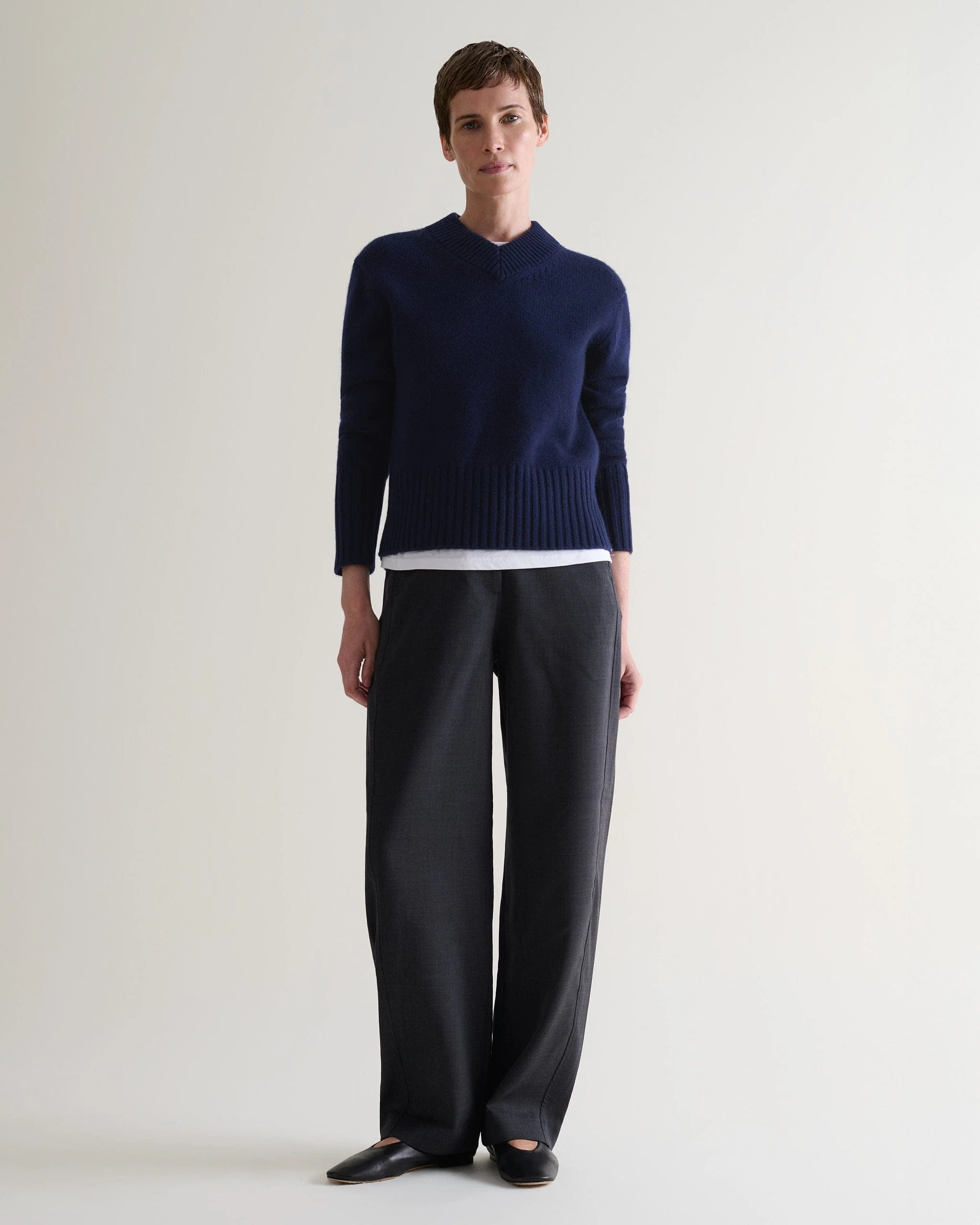 Women's Cashmere Merino V Neck Jumper