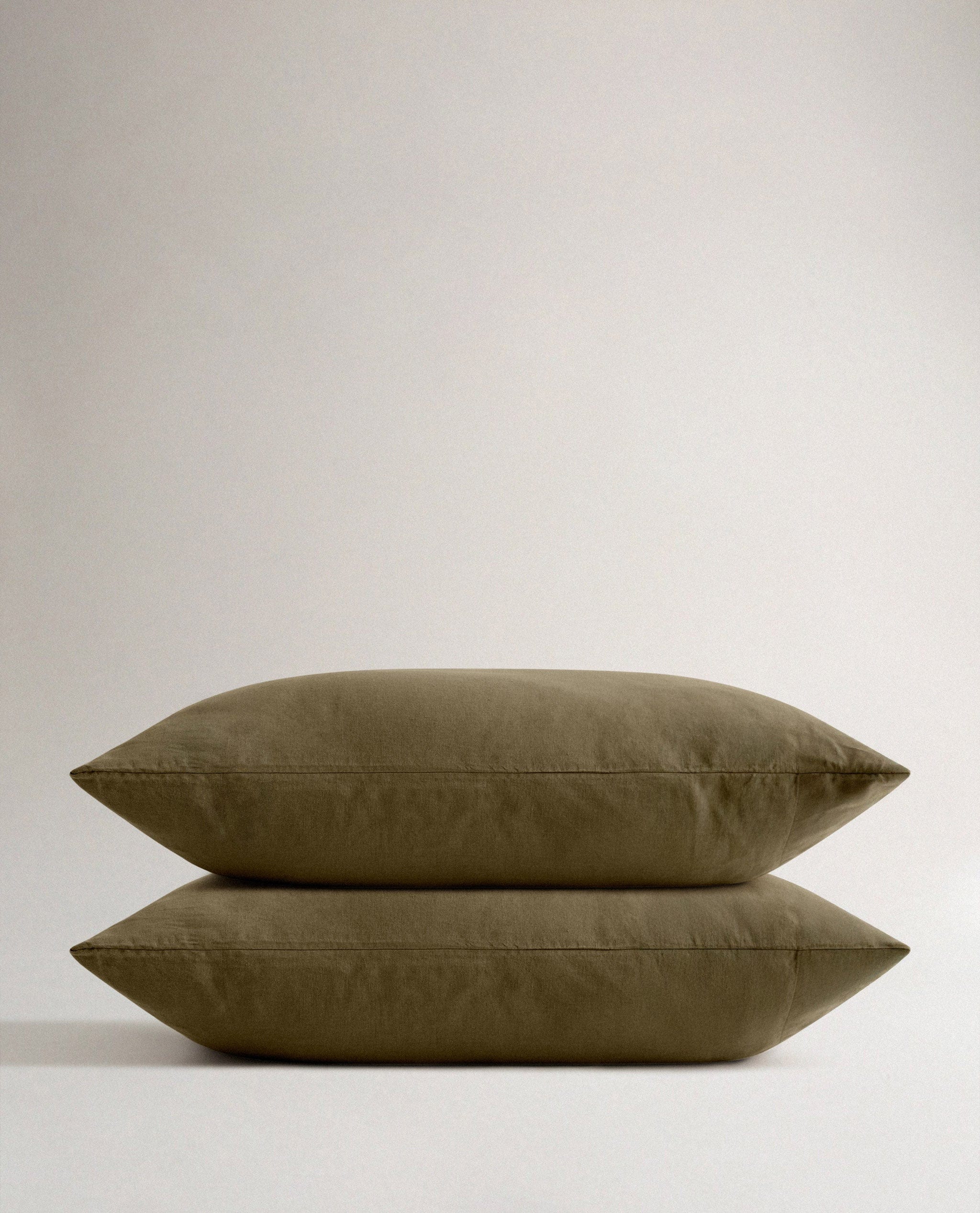 Relaxed & Refined Linen Pillowcase Set