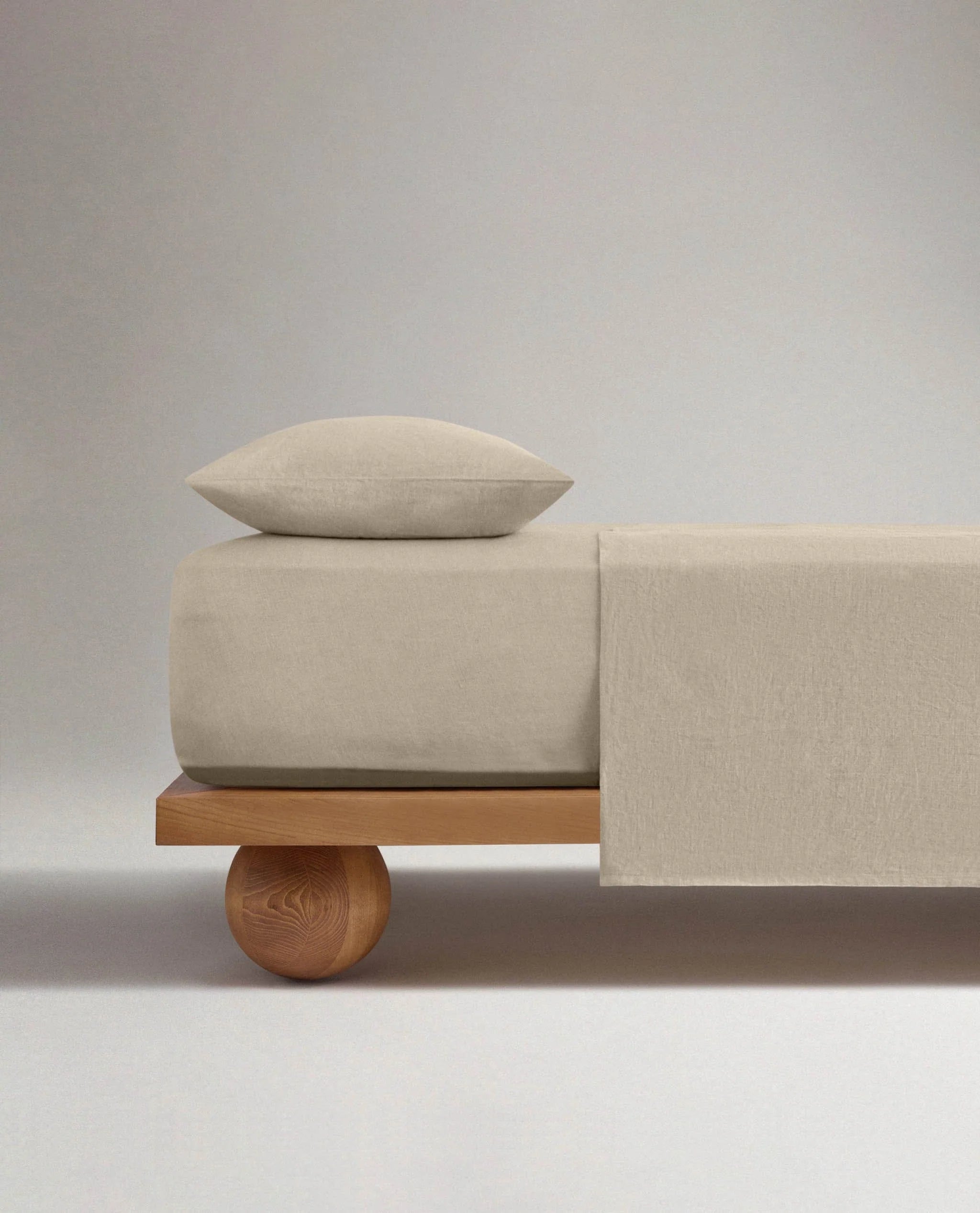 Relaxed & Refined Linen Fitted Sheet