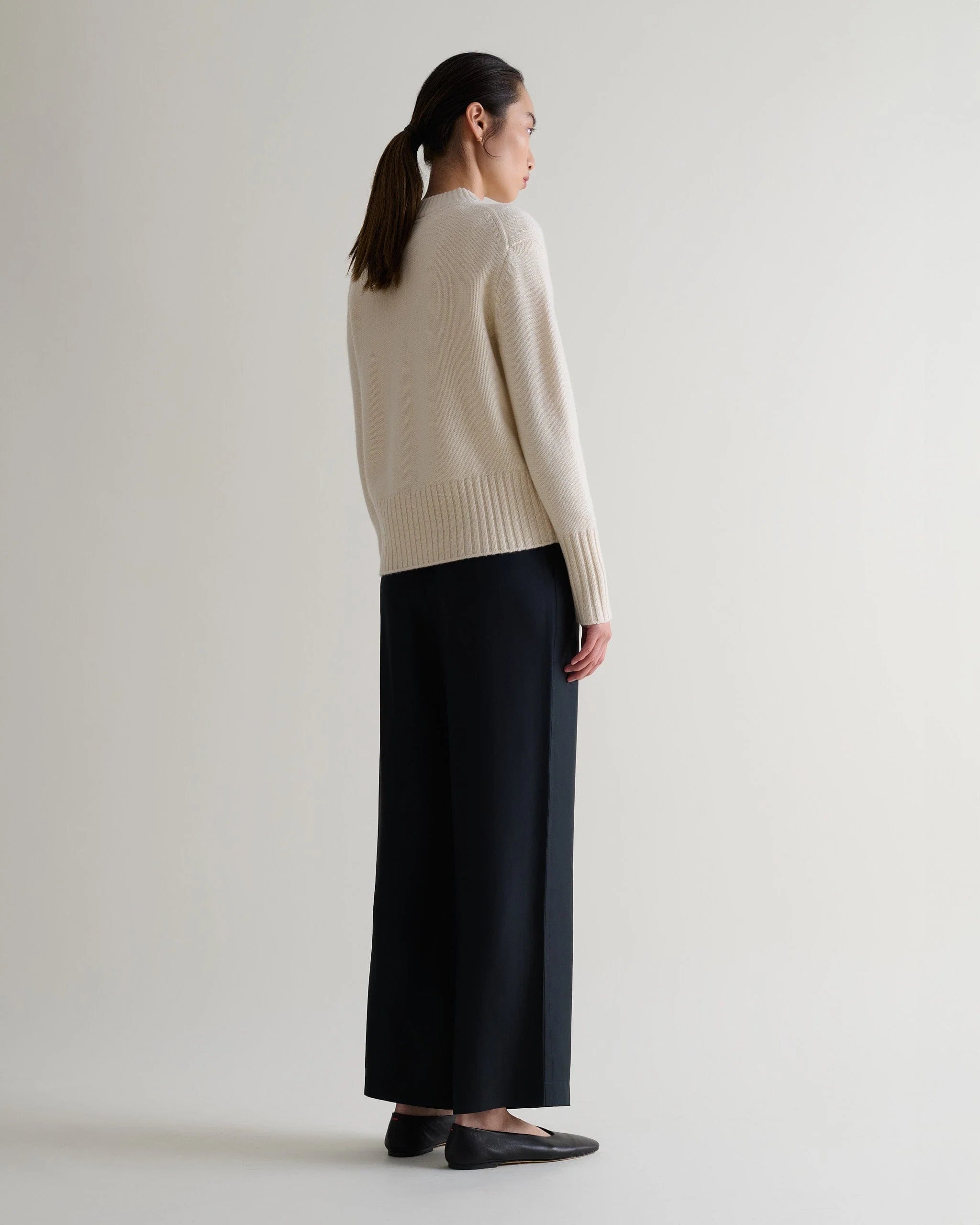 Women's Cashmere Merino V Neck Jumper