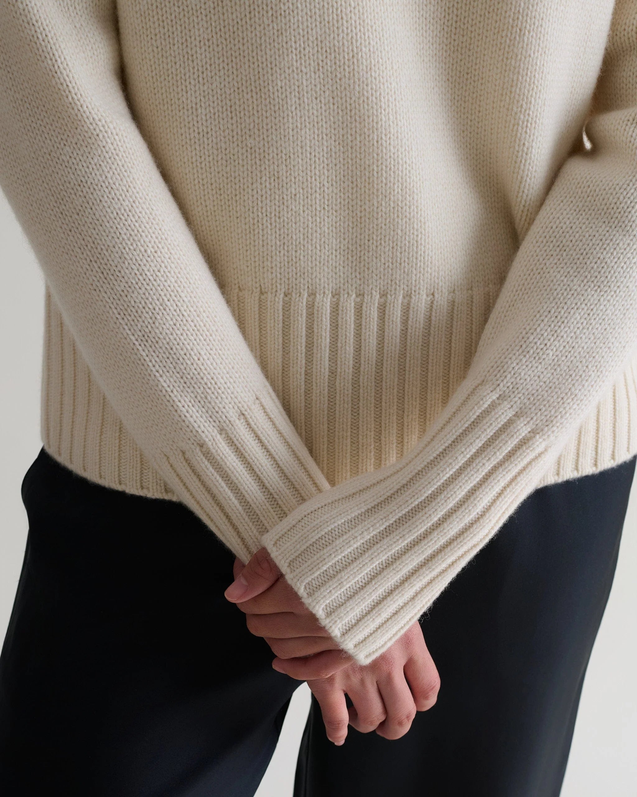 Women's Cashmere Merino V Neck Jumper