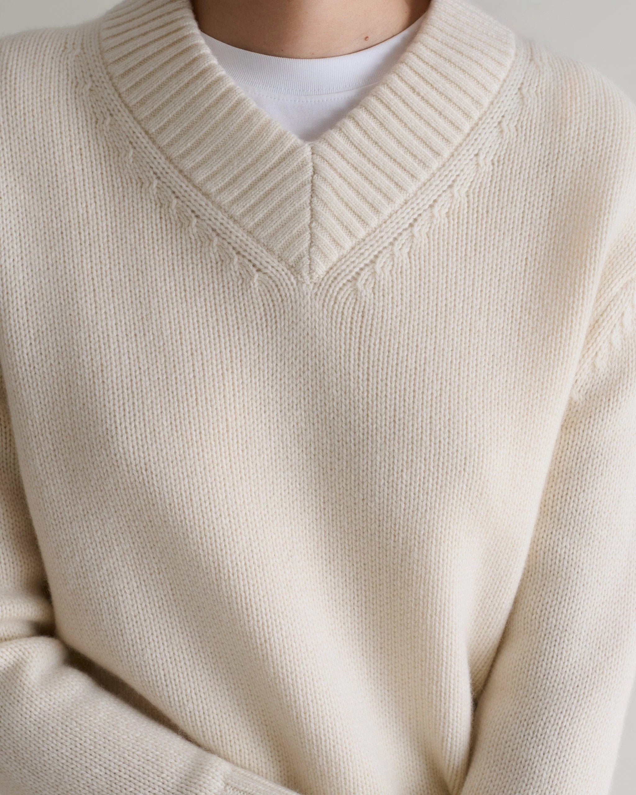 Women's Cashmere Merino V Neck Jumper