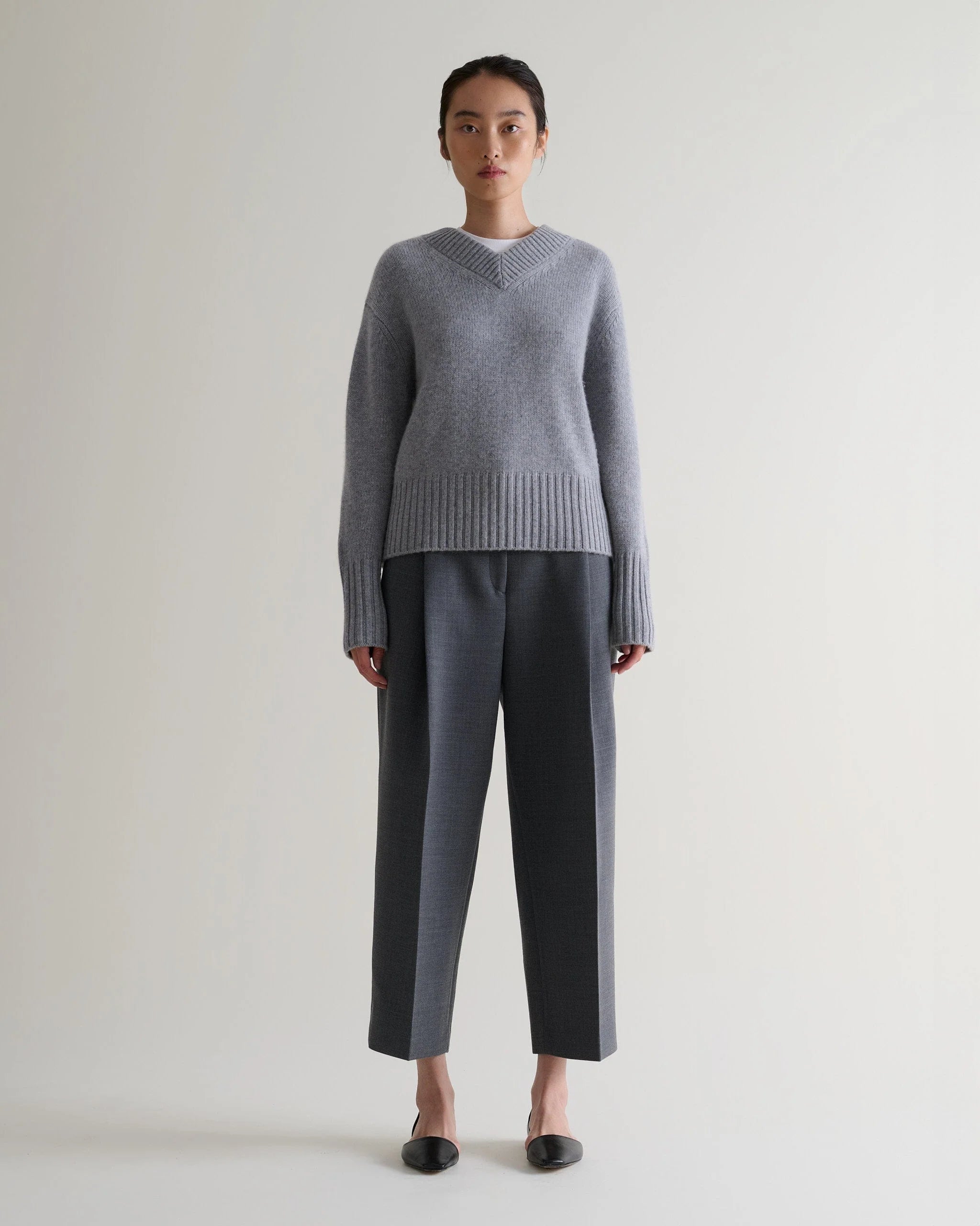 Women's Cashmere Merino V Neck Jumper