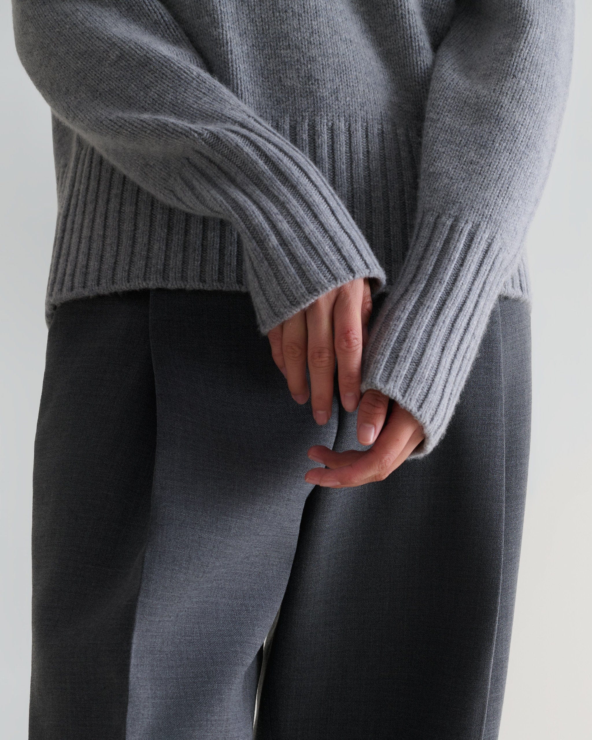 Women's Cashmere Merino V Neck Jumper