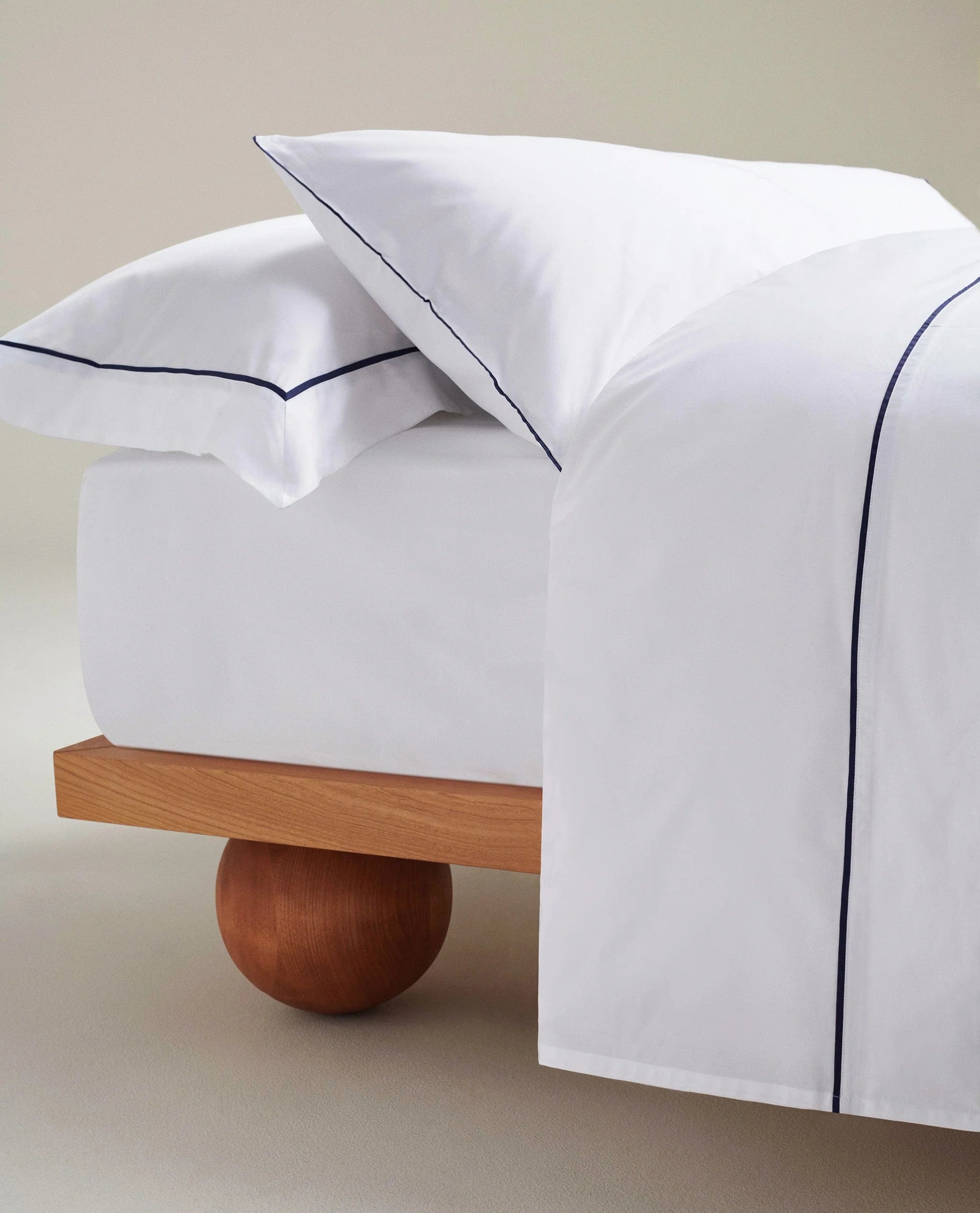 The Crisp & Cool Organic Luxury Pillowcase Set